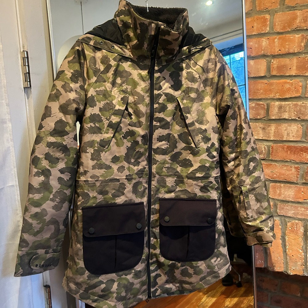 Burton Camouflage Snowboard / Ski Jacket